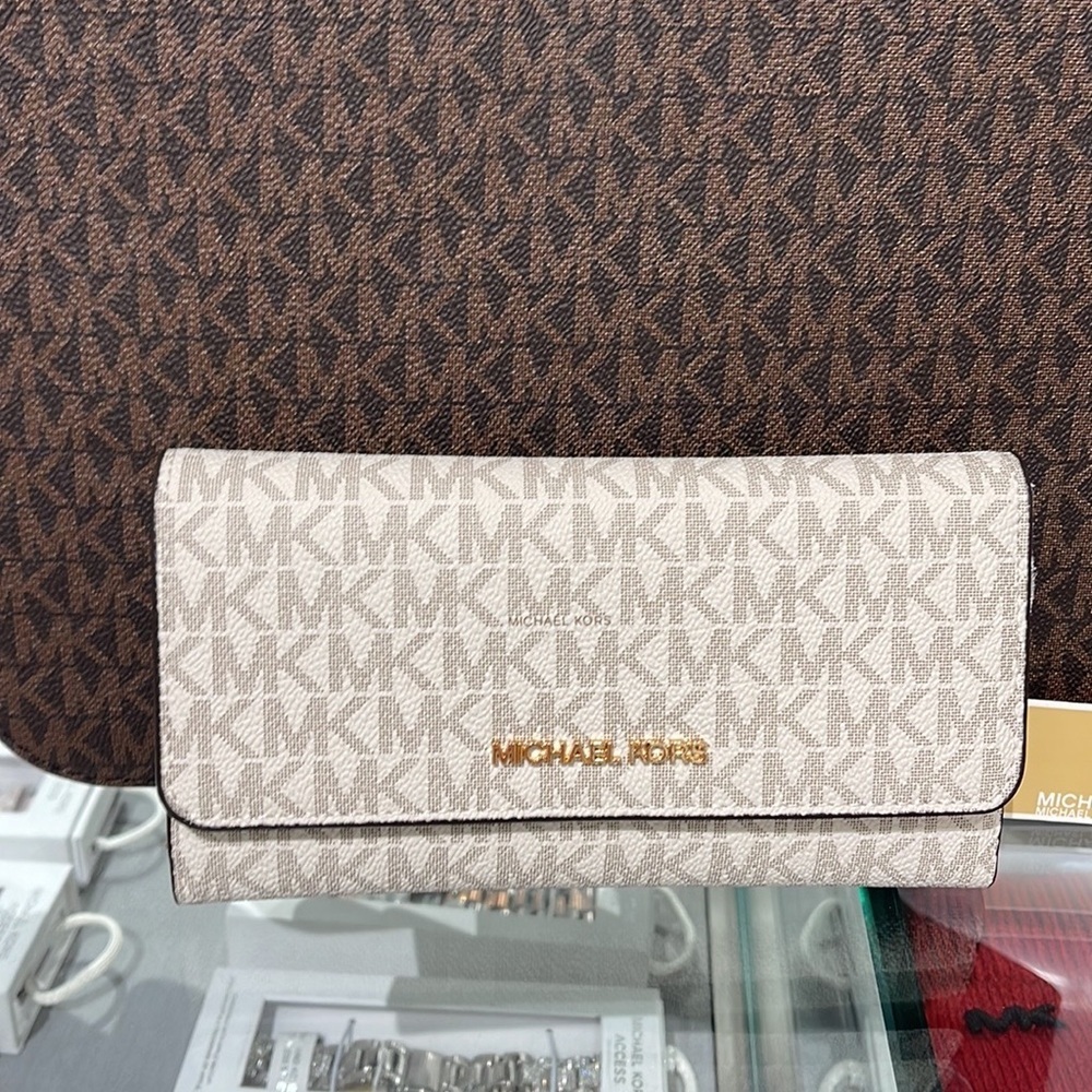 MICHAEL KORS JET SET TRV LARGE TRIFOLD VANILLA - Picture 2 of 16